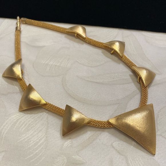 Vintage Robin Kahn Abstract Gold Necklace - Picture 6 of 15